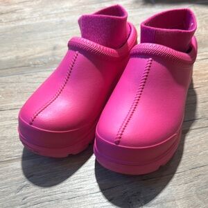 UGG Dragon Fruit Women's Clogs